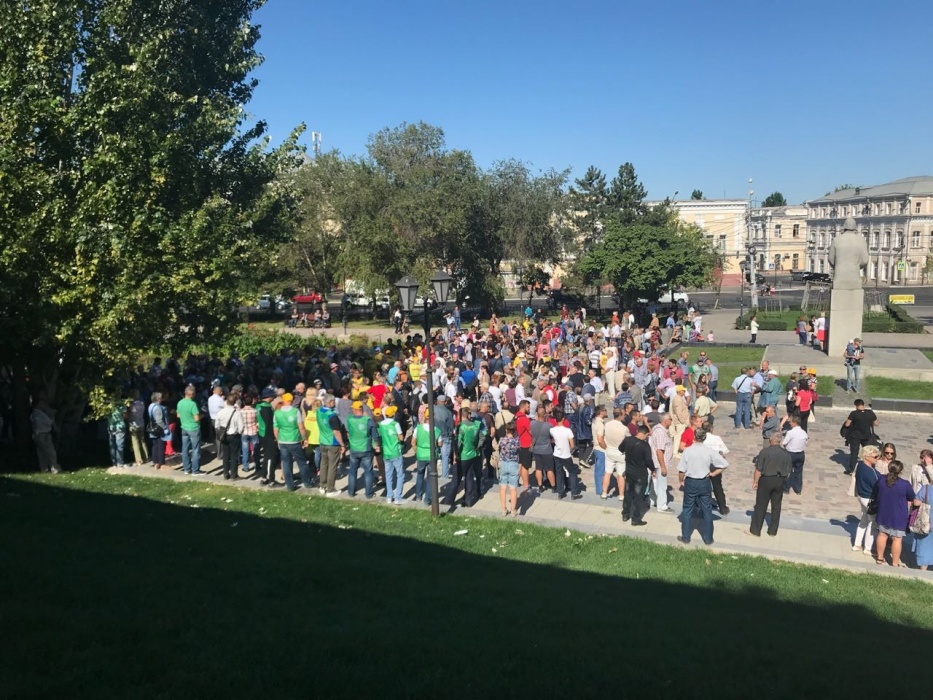 Около полутора тысяч астраханцев вышли на «Позорный марш» против пенсионной реформы