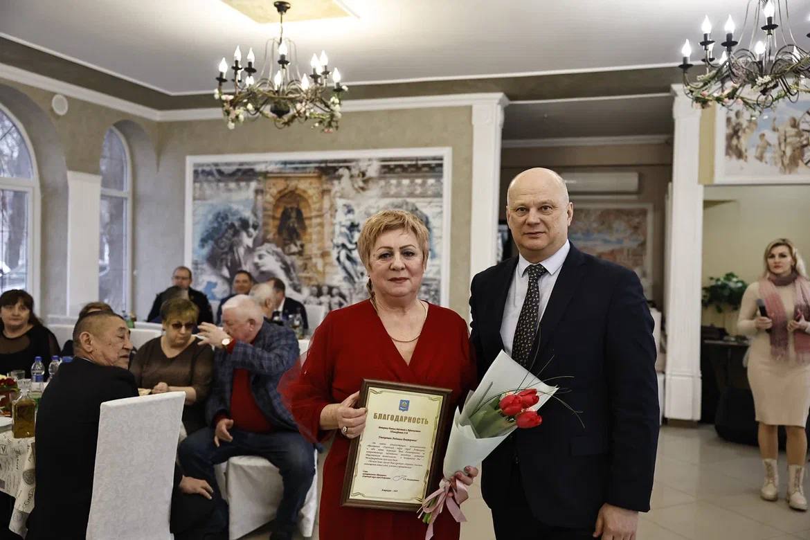 В преддверии 8 марта в Астрахани чествовали матерей и вдов погибших воинов