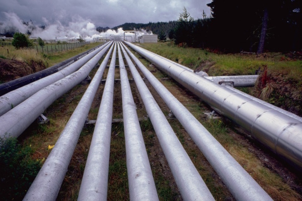 Под Астраханью прорвало магистральный трубопровод