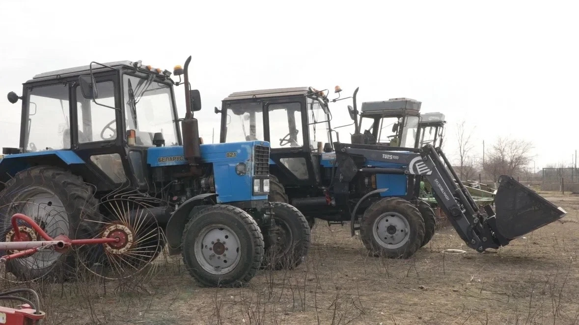 Астраханский агропром ищет трактористов на зарплату до 130 тысяч рублей