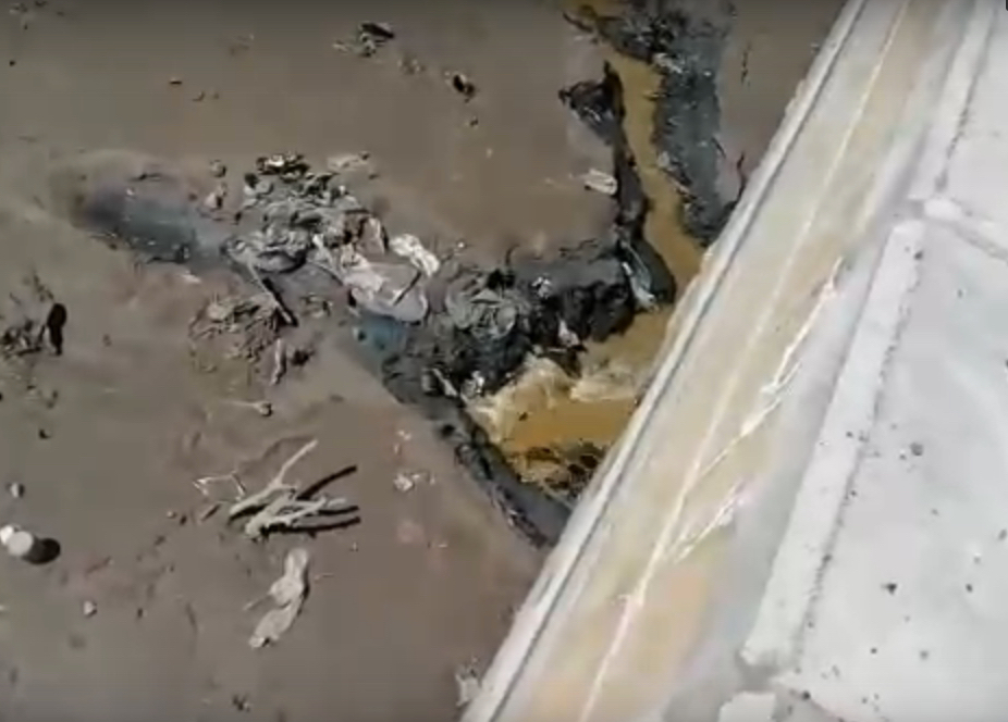 Астраханская канализация-призрак: на видео труба есть, но ее как бы нет