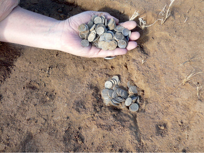 В Сарай-Бату нашли клад – 500 серебряных монет