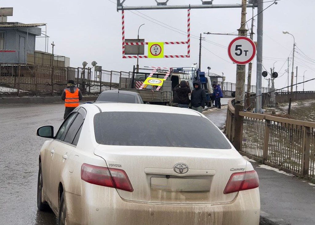Ограничение для фур на Старом мосту в Астрахани ужесточили