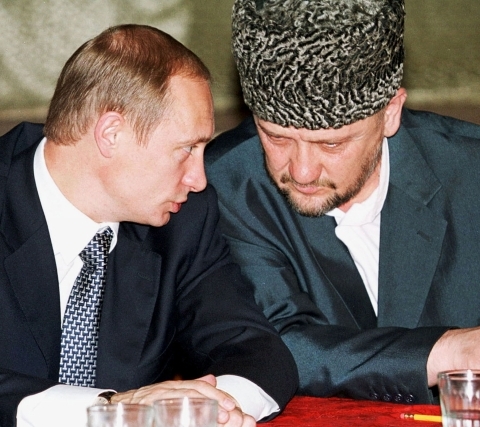 Ахмат Кадыров никогда не просил сделать своего сына главой Чечни - Путин