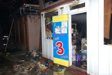 В Астрахани сгорел магазин