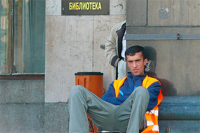 Гражданам Таджикистана запретили въезд в Россию по внутренним паспортам