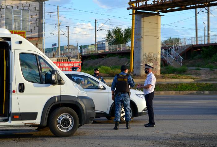 У шестерых астраханцев отобрали автомобили