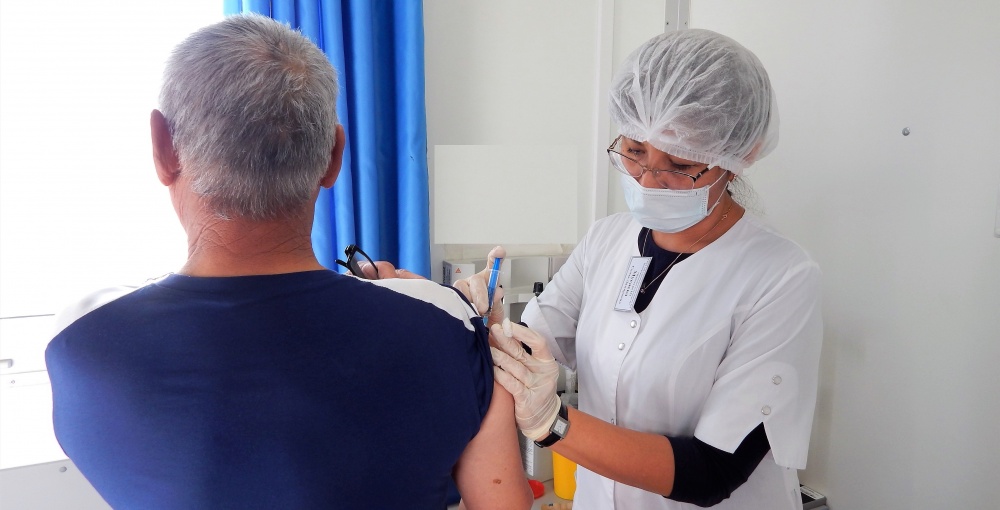 Более 106 тысяч астраханцев привились от гриппа