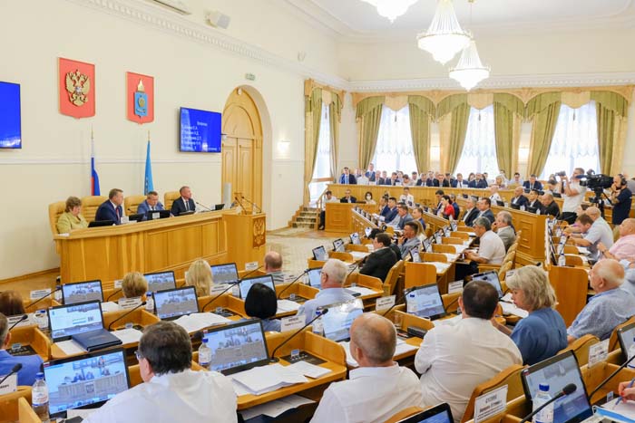 557 законов приняли депутаты шестого созыва Думы Астраханской области