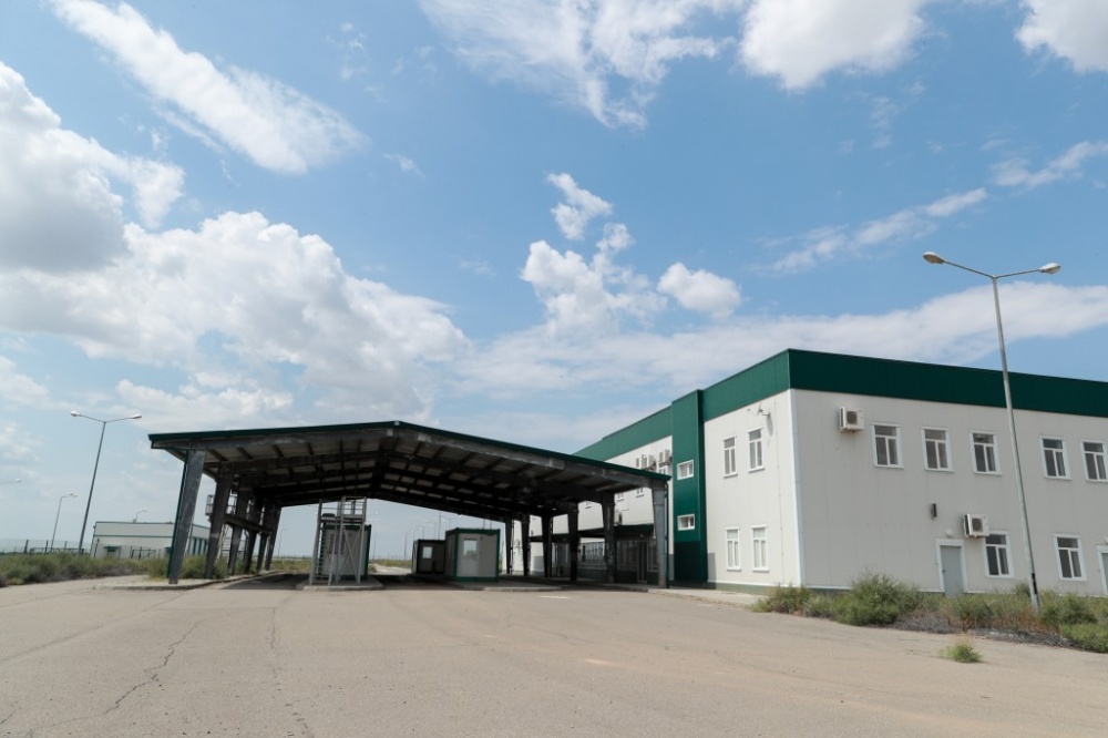 Недострой на границе Астраханской области с Казахстаном решено достраивать