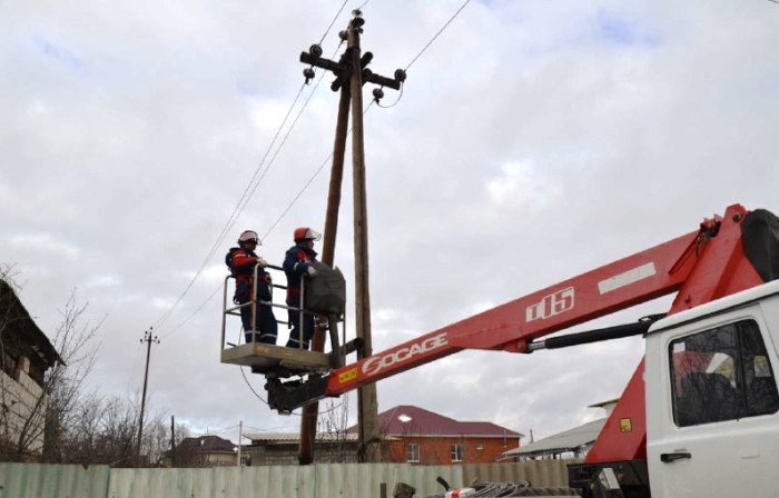 В Астраханской области энергетики устраняют последствия непогоды на юге региона
