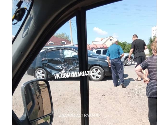 В Астрахани байкер попал в больницу после ДТП с Hyundai