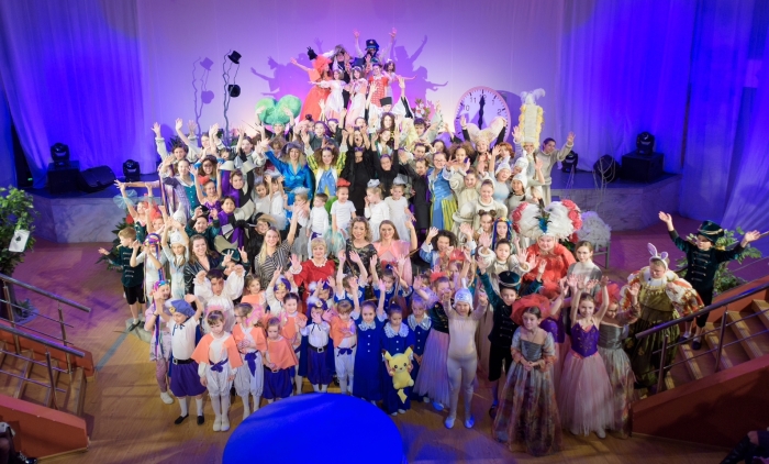 В Астрахани воспитанники теастудии «Вверх» представили второй иммерсивный спектакль