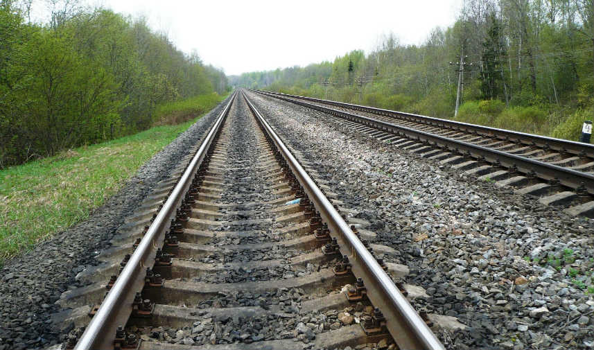 В Астраханской области приступили к ремонту железной дороги