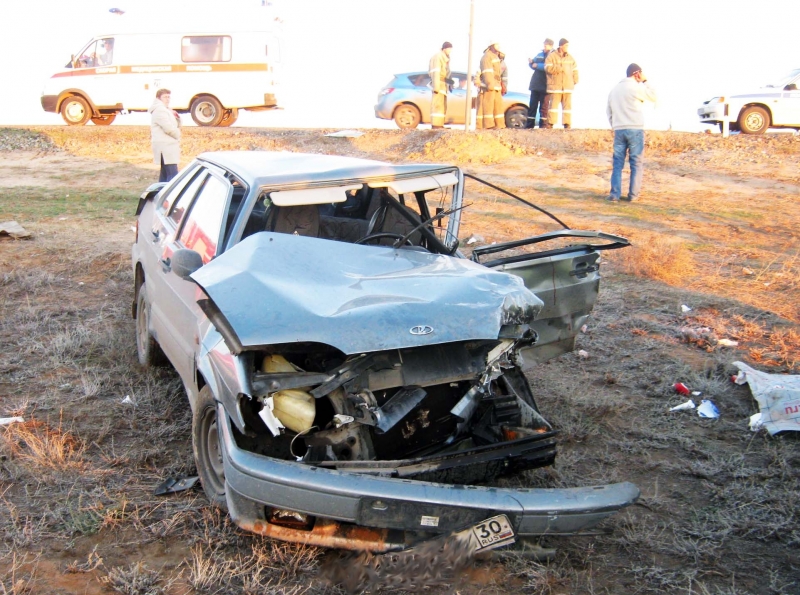 В ДТП под Астраханью пострадало пять человек