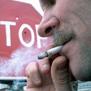 Штраф за курение в общественном месте составит 500-1500 рублей