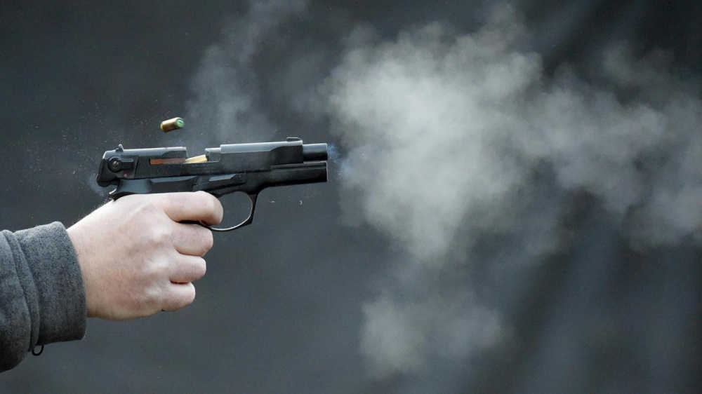 Астраханец выстрелил из травмата в брата