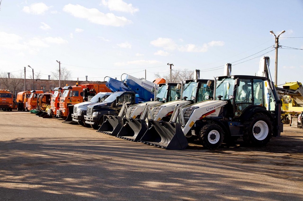 Дочерняя компания Сбербанка передала в лизинг новый коммунальный спецтранспорт для Астрахани  