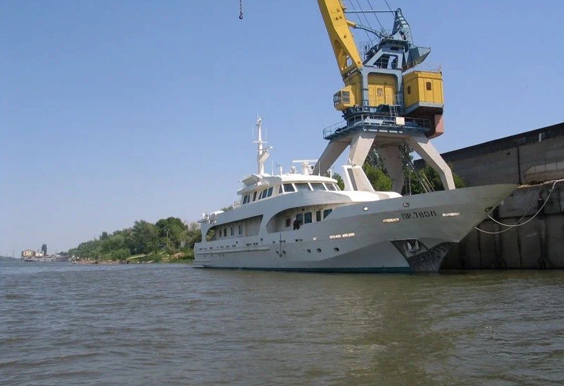 В Астрахани ищут нового хозяина яхте за 300 миллионов рублей