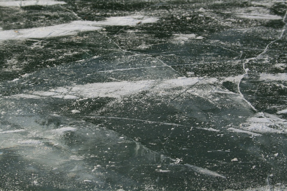 Толщина льда на астраханских водоемах составляет 18-20 сантиметров