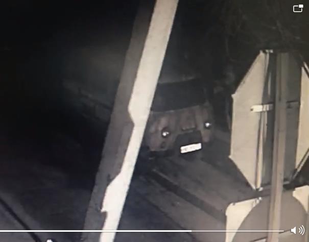 Никакой политики - машину астраханского ЛДПР "обстреляли" подростки