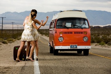 Для желающих посмотреть на верблюжьи бега организован транспорт