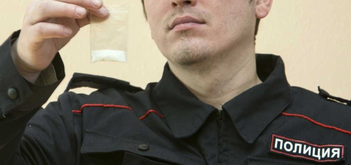 Астраханского экс-полицейского вневедомственной охраны подозревают в сбыте наркотика