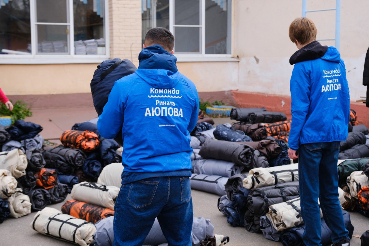 Команда депутата Госдумы Рината Аюпова приняла участие в сборе необходимых вещей для мобилизованных астраханцев  