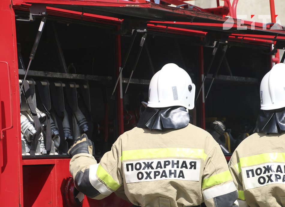 Серьезный пожар на Боевой в Астрахани, спасены 10 человек