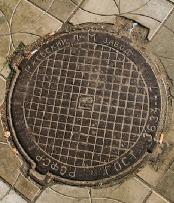 «Астраханский водоканал» судится с частными ассенизаторами