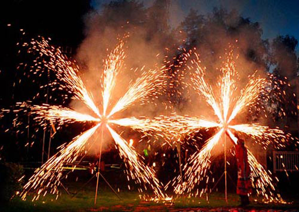  Где в Астрахани можно запускать фейерверки