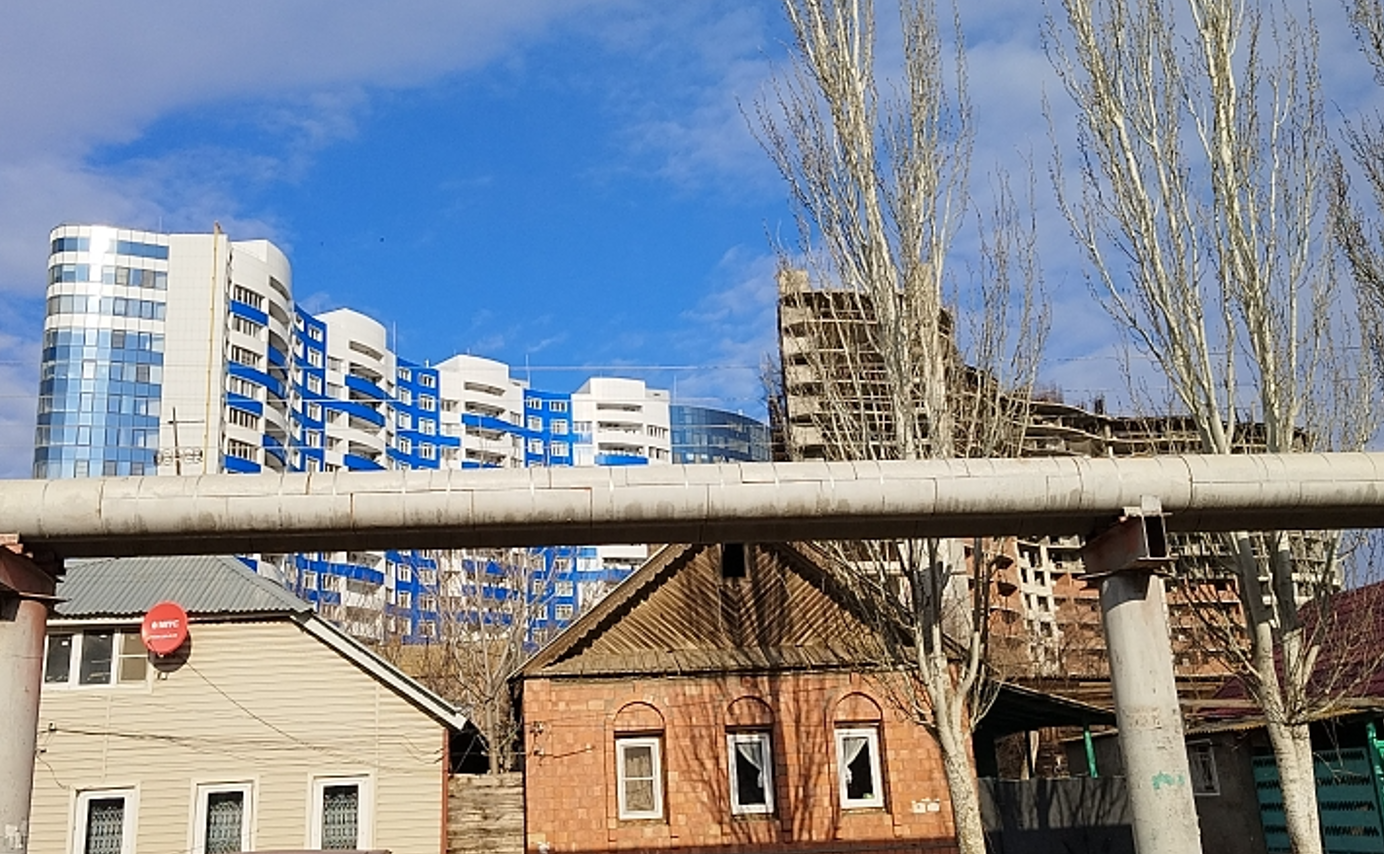 Убрать «Паруса»: элитной заброшке в центре Астрахани найдут другого застройщика