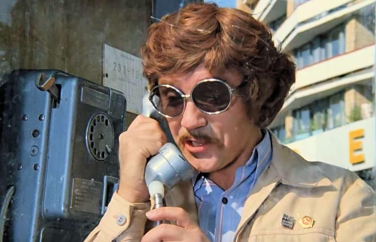 Мужчина с женским голосом развел астраханца на деньги за любовь к интим-услугам