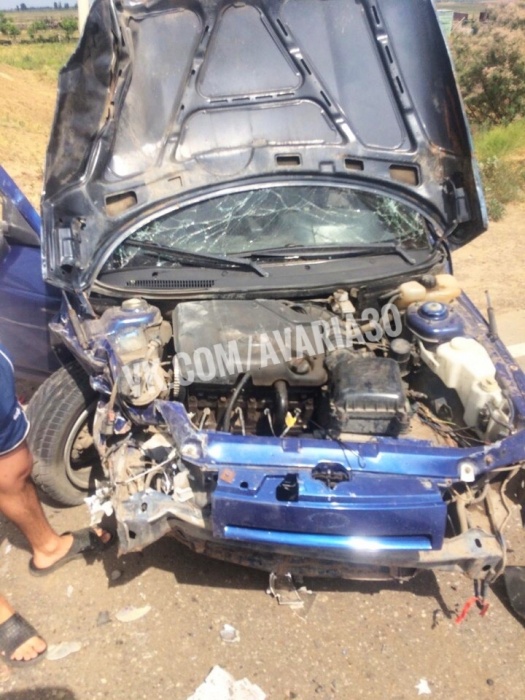 Под Астраханью произошла страшная авария. Машину - на металлолом