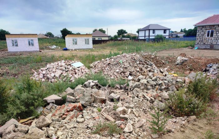 Росприроднадзор отстоял штраф более 1,5 млн рублей, наложенный за захламление в Астрахани земельных участков строймусором 