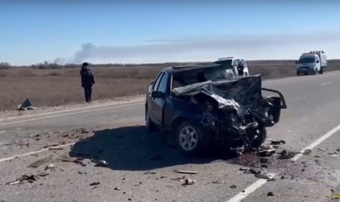 В смертельном ДТП под Астраханью погибли трое