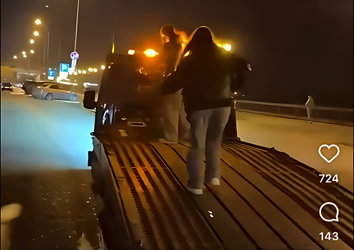 Вирусное видео на эвакуаторе в центре Астрахани довело танцовщиц и водителя до протоколов 