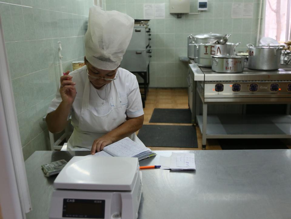 В астраханских детсадах совместили полдник и ужин