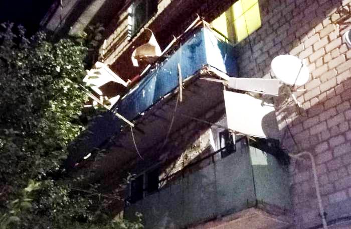 В Ахтубинске обрушился балкон в 5-этажном жилом доме. Есть пострадавшие