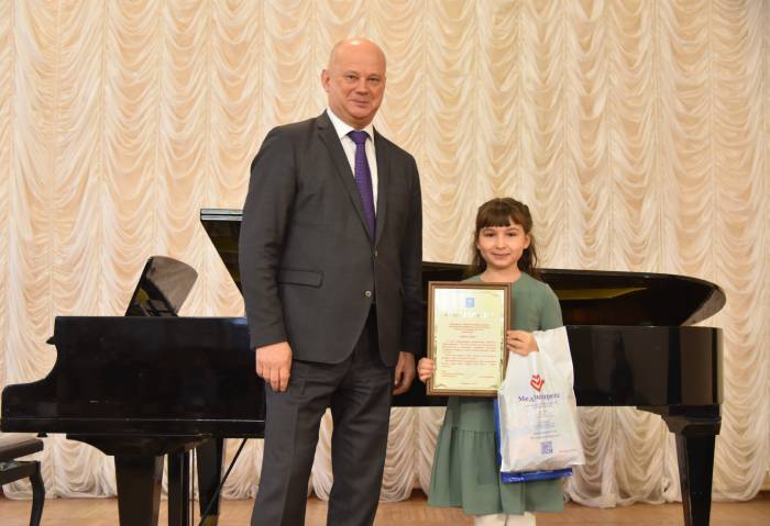В Астрахани наградили лучших учащихся и педагогов в области искусств