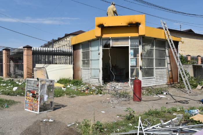 На Набережной Приволжского затона убрали незаконный киоск