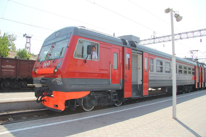 Большинство пригородных поездов в Астраханской области будет курсировать по расписанию выходного дня 
