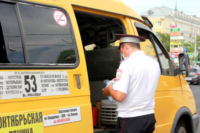В Астрахани контролируют соблюдение масочного режима в транспорте