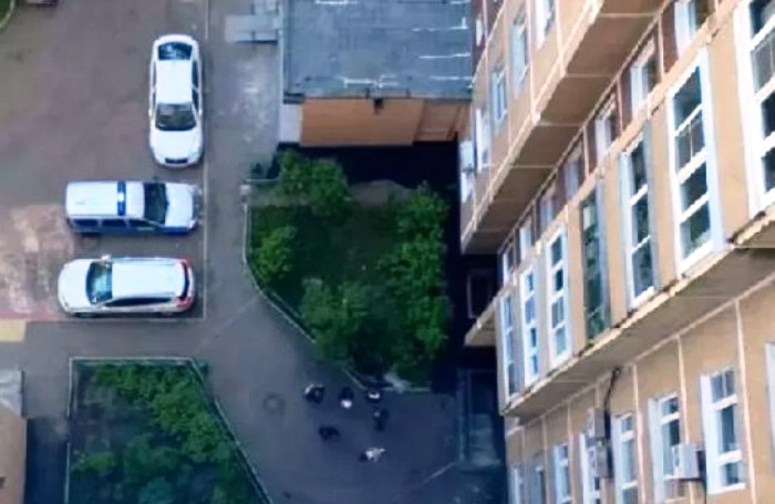 В Астрахани ждет суд местного жителя, вытолкнувшего знакомого с пятого этажа