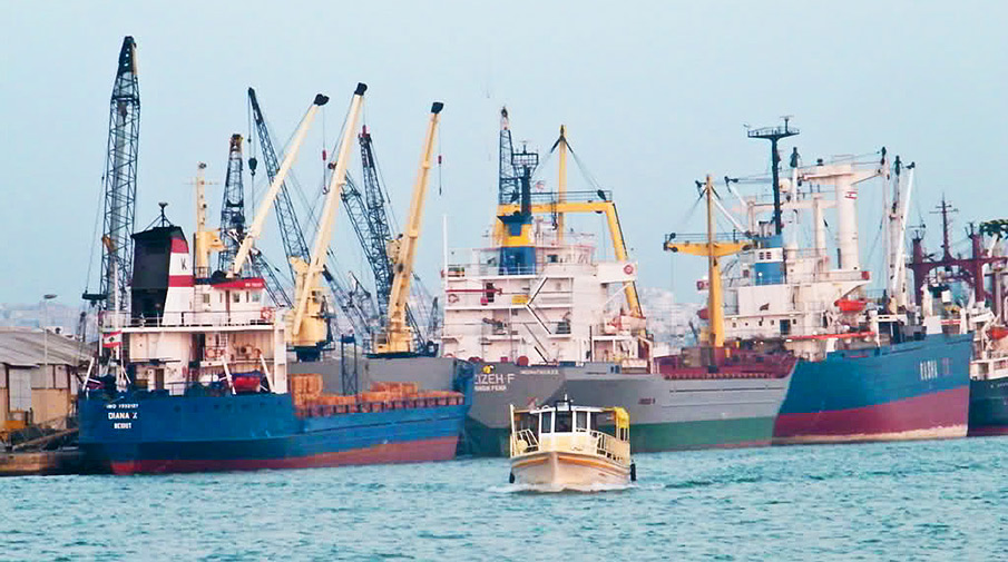 Астраханский танкер попал в ливийский плен