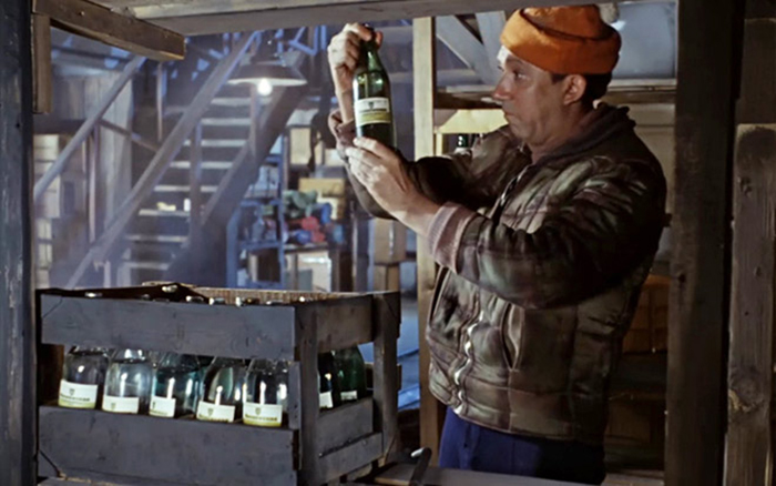 Астраханец погиб из-за украденной бутылки