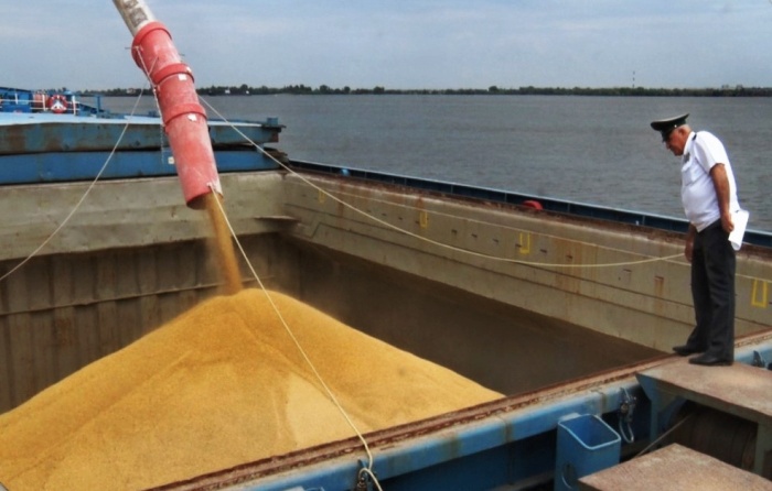 Из астраханских портов почти в 3 раза вырос зерновой экспорт