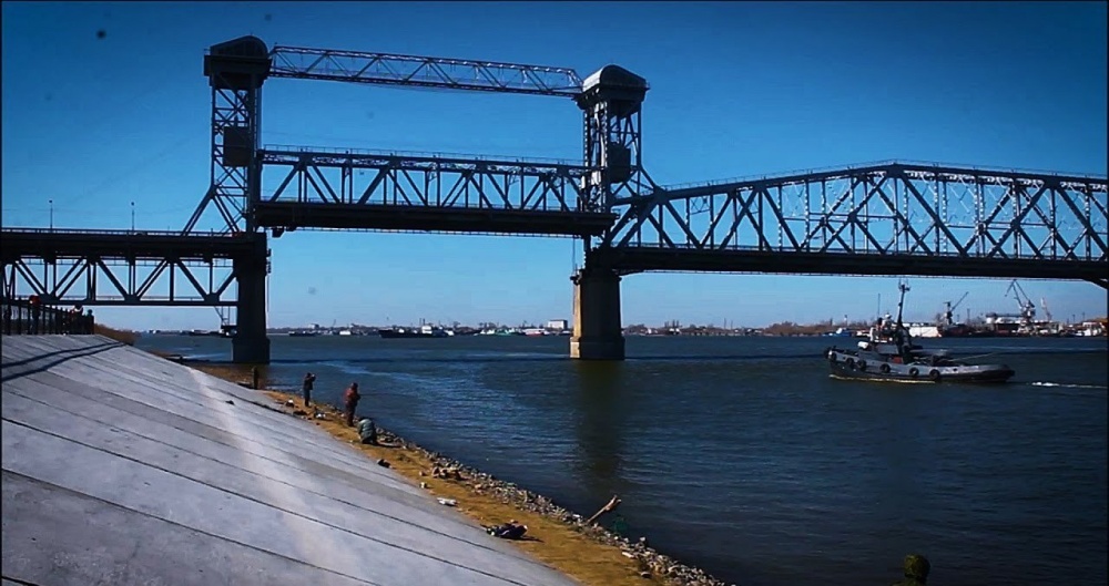 В Астрахани разведут старый мост (ОБНОВЛЕНО)