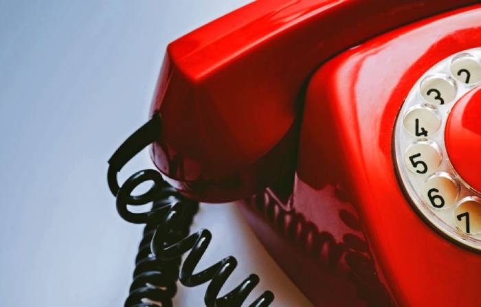 Завтра в Астрахани будет работать горячая линия по вопросам выплат детских пособий