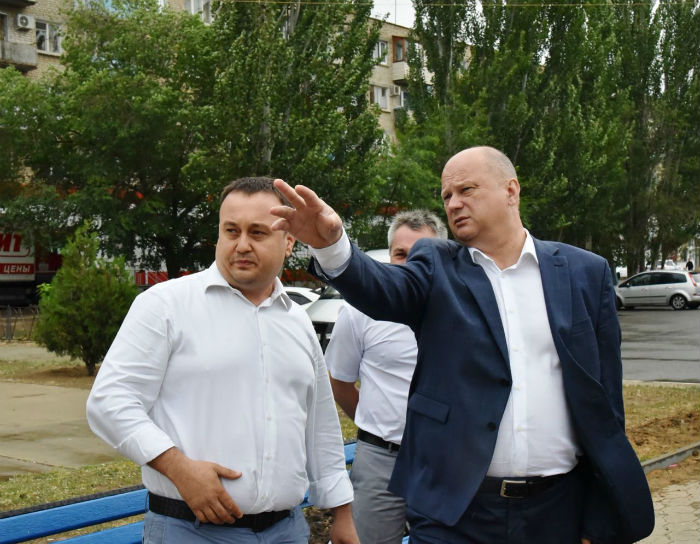 В АЦКК благоустраивают Сквер Cтроителей